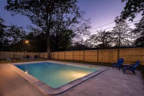 Relaxing Pool