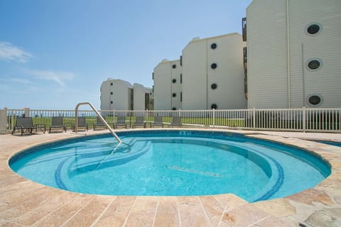 Beachfront Condo with Pool & Ocean Views
Relax in this beachfront condo featuring a circular pool, ocean views and modern amenities. Steps from the sand, with lounge seating and resort-style vibes — perfect for your coastal getaway.