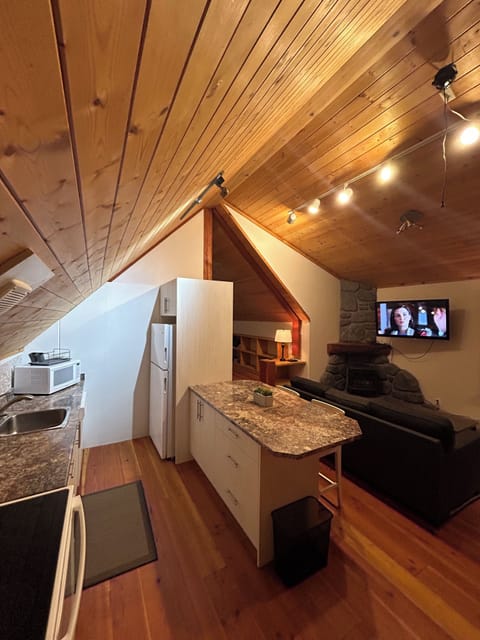 Kitchen/ living room area