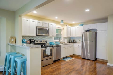 WELL APPOINTED KITCHEN