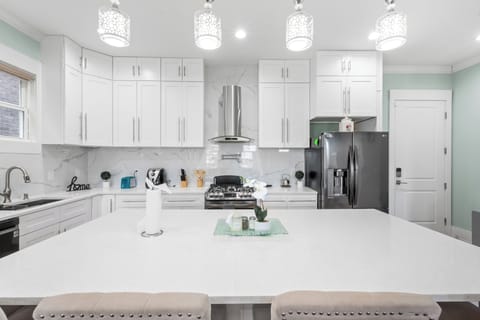 Beautiful open kitchen with all utensils available for the guests.