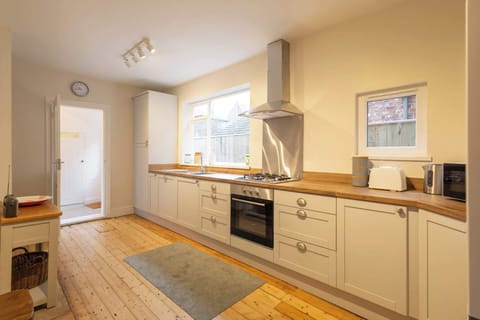 Heather House, Saltburn-by-the-Sea - Host & Stay