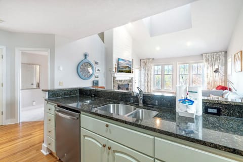 Kitchen--- Mountain View