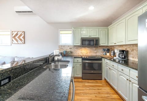 Kitchen--- Granite Countertops, Stainless Steel