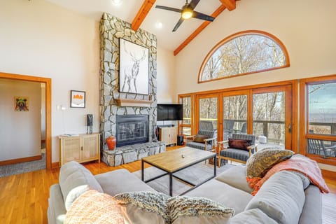 Beech Mountain Vacation Rental | 4BR | 3.5BA | 1 Step Required | 2,060 Sq Ft