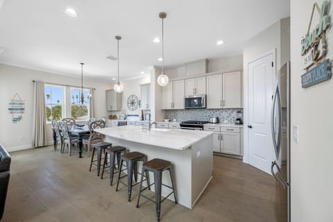 Huge open kitchen, great for gathering