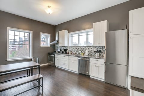 A spacious dinning room allows you to enjoy family meal and good chat.