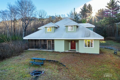 Front of Brookside Pines