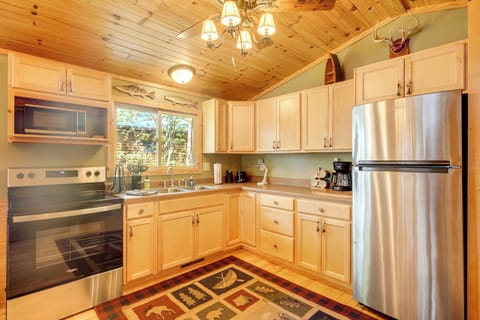 Kitchen | Main Level | Drip Coffee Maker | Toaster | Cooking Basics