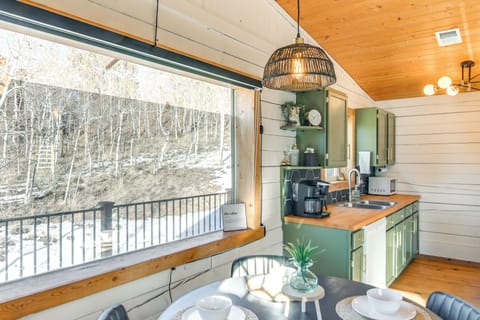 Dining Area | Dishware & Flatware