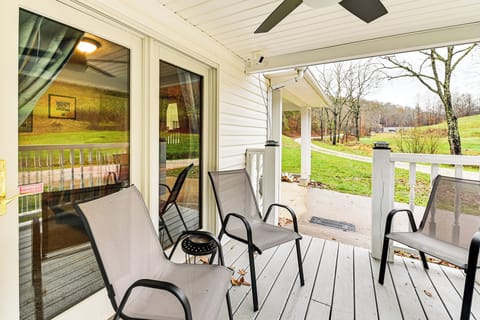 Wraparound Deck | Ceiling Fans | Lounge Seating | Gas Grill