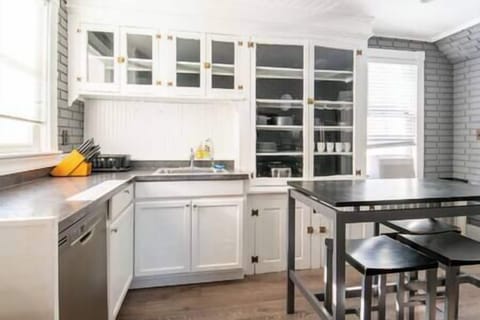 0b1b3e49 9917 4952 85ac 41969c29f8a1