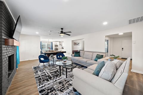 Perfectly designed to accommodate all your family and friends comfortably.