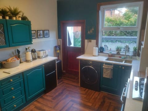 Kitchen and view of courtyard 