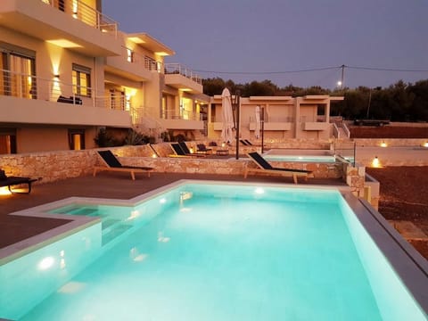 Exterior view Pool # Kynthia