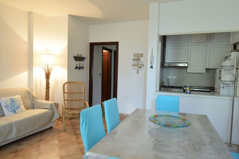 Autumn, Kitchen, Spring, Summer