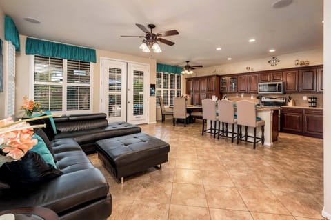 Experience seamless living with our open floor plan, where the kitchen and living room blend effortlessly.