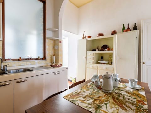 Water, Property, Plant, Building, Azure, Sky, Window, Swimming Pool, Urban Design, Leisure