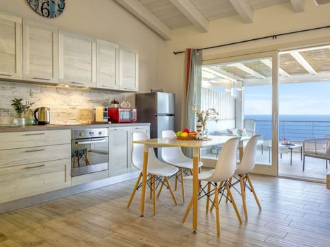 Furniture, Property, Table, Plant, Wood, Interior Design, Flooring, Floor, Picture Frame, Chair