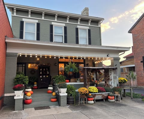 Antique store in the front of building