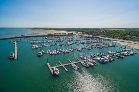 Surroundings [summer] (1-5 km)