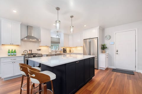 51b2bdf7-2fa4-4456-901b-8cc4bac63181