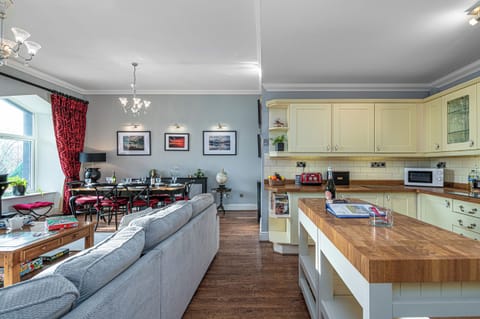 c5814ab2-9fa8-429d-8b8c-a4fb96b33e8f