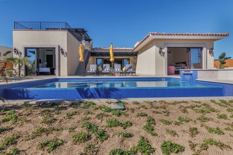 Pool/ Green area