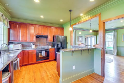 Kitchen | 1st Floor | Dishwasher | Keurig Coffee Maker | Cooking Basics