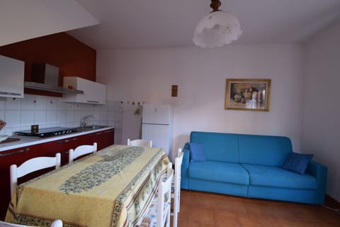 Autumn, Living Room, Spring, Summer