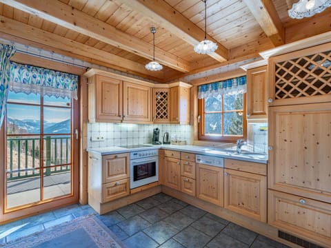 Wood, Flooring, Ceiling, Kitchen, Cabinetry, Wood Stain, Hardwood, Drawer, Cupboard, Wood Flooring