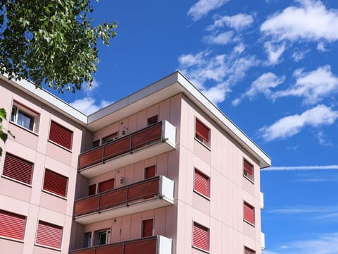 Daytime, Building, Apartment, Facade, Urban Design, Condominium, Composite Material, Commercial Building