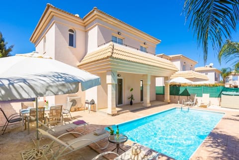 Beautiful villa with private pool and terrace
