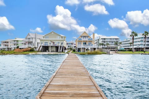 Welcome to Southern Breeze on Little Lagoon!