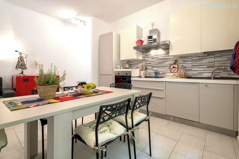 ClickSardegna Alghero centro Loft Hidden Garden per 8 persone con yacuzzi 