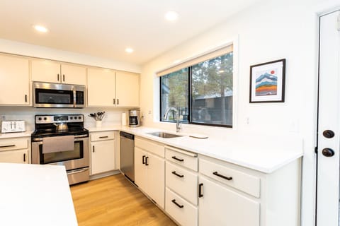 Kitchen - Main Level