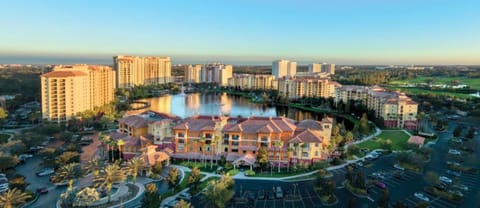 Wyndham Bonnet Creek overview (right on Disney Property)