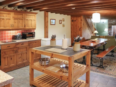 Kitchen/diner | Cae Coryn, Bala