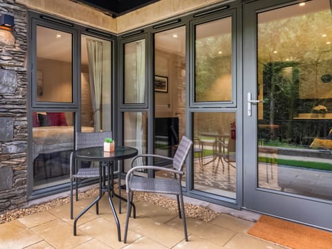 Sitting-out-area | The Flowing River, Ulverston