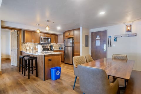 Indoors, Architecture, Building, Dining Room, Dining Table