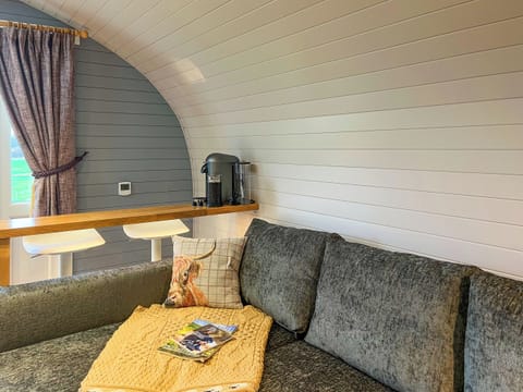 Living area | Uuu Pod - Newton Of Inshewan Farm Pods, Forfar
