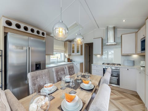 Open plan living space | Highgrove Lodge, Pendine, near Laugharne and Llansteffan