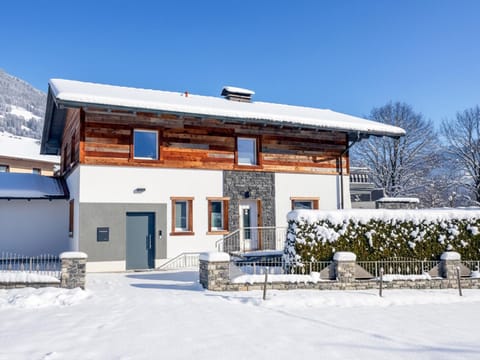 Holiday Home Exterior [winter]