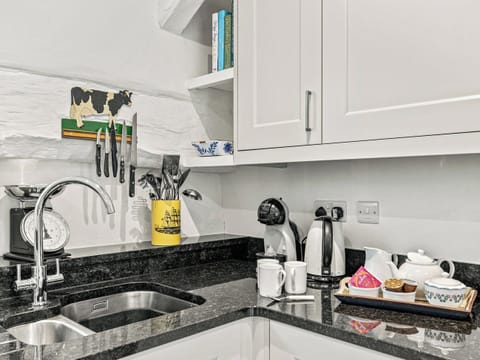 Kitchen | Pont Faen, Porthmadog