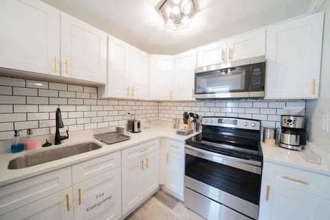 Full Kitchen