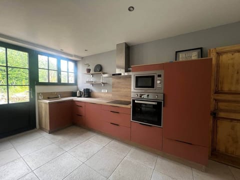 B0dd79ec 147f 4599 ae37 bc4c49881995