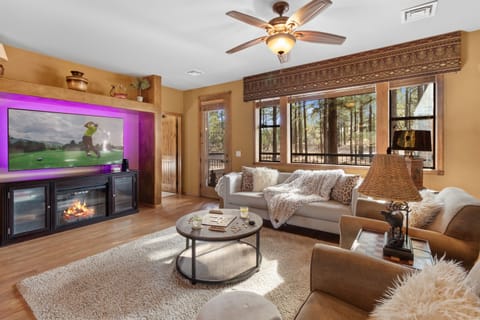 Cozy up in Mooseberry Villa - your go-to mountain retreat