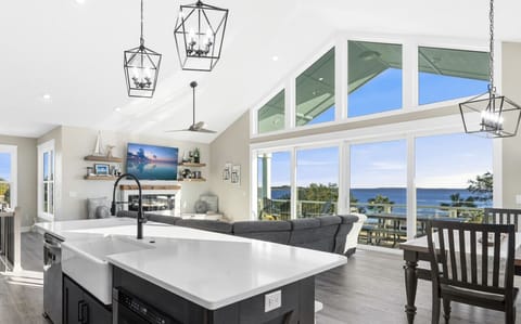 Welcome to Whispering Waves!