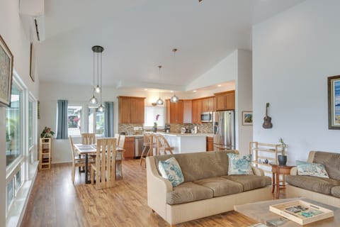 Papaikou Vacation Rental | 2BR | 2BA | 1,750 Sq Ft | 1 Step Required