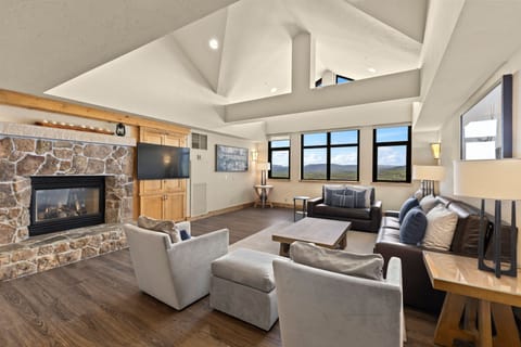 Furniture, Indoors, Living Room, Couch, Floor